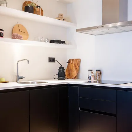 Centrally Located Close To The Appartamento
