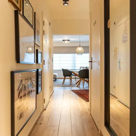 Centrally Located Close To The Apartment