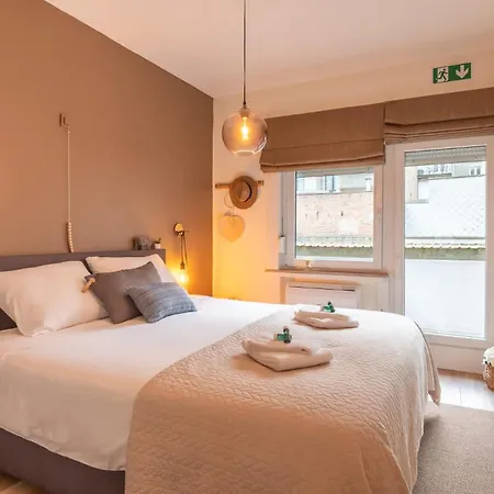 Centrally Located Close To The * Ostend