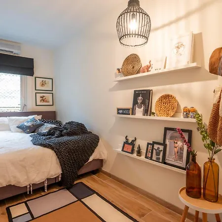 Апартаменты Centrally Located Close To The